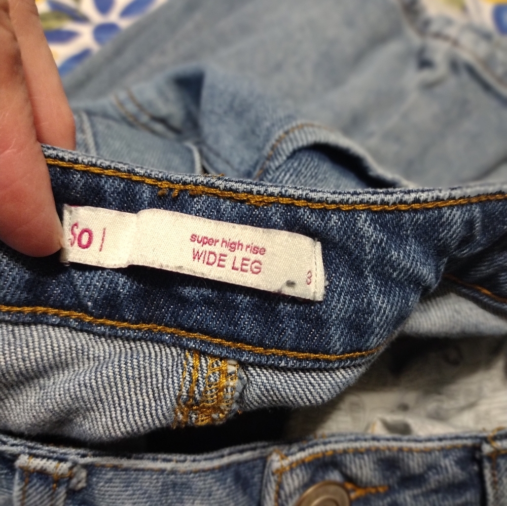 SO Distressed size 26 waist length 30 inseam